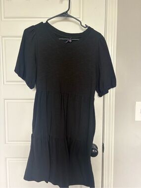 Black Short Sleeve Tiered Knit Dress